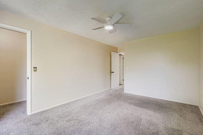 Building Photo - Fantastic Location Near Kendrick Lake Park!