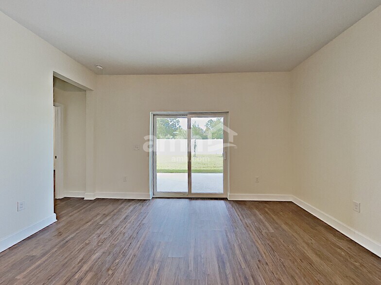 Building Photo - 401 Pine Terrace Dr