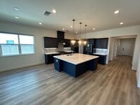 Building Photo - Spacious 4 Bed 2.5 Bath Home in Ellis with Solar!