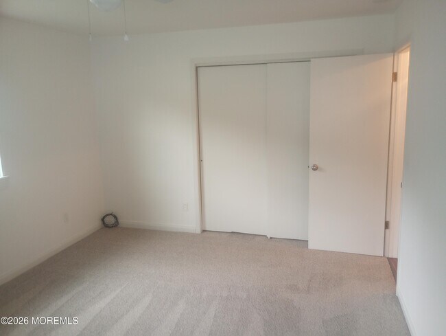Building Photo - 3 Primrose Ln