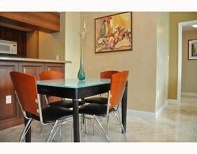 Building Photo - 347 N New River Dr E