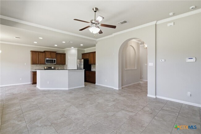 Building Photo - 5716 Blackstone Dr
