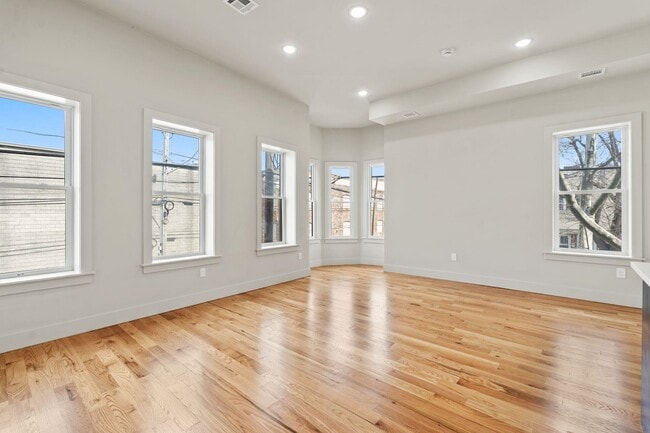 Building Photo - 150 West Side Ave