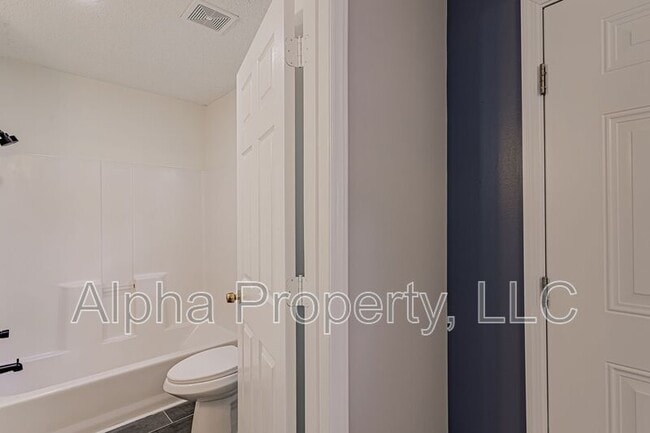 Building Photo - 407 Cedar Lane Rd