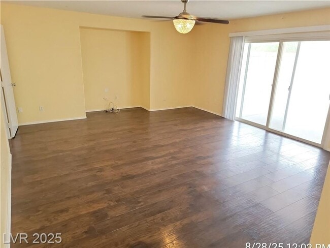 Building Photo - Charming Silverado Ranch Home!