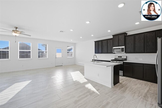 Building Photo - 215 Thurman Holt Rd
