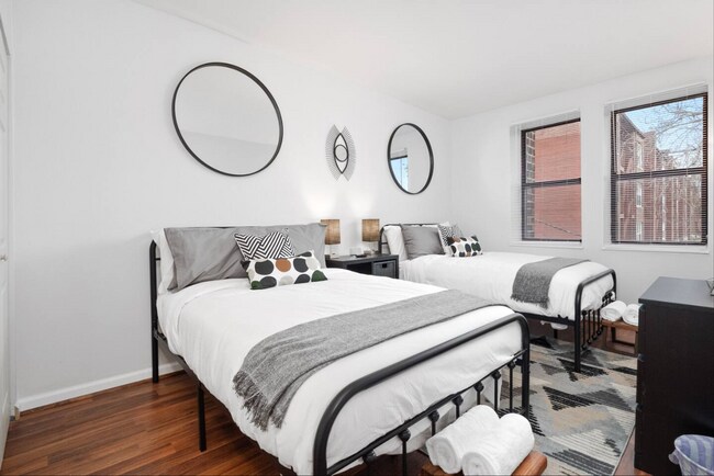 Building Photo - Pershing Properties