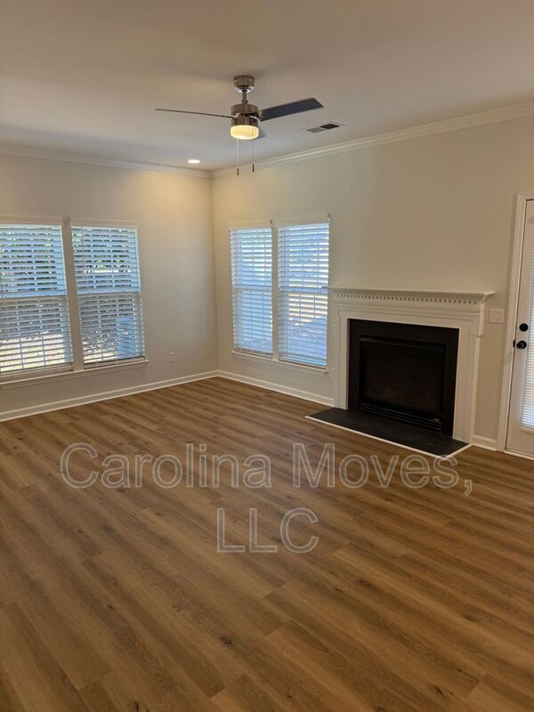 Building Photo - 230 Spring Crossing Cir