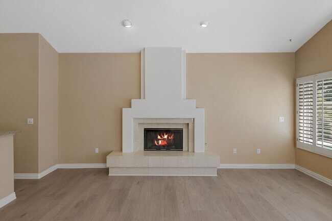 Building Photo - 8133 Horizon Lake Dr
