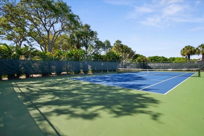 Building Photo - 12556 Woodmill Dr