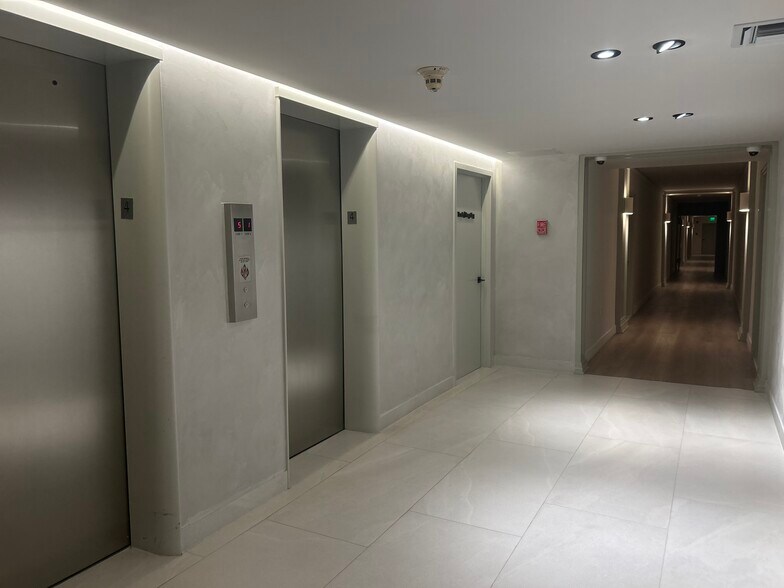 Elevator Landing - 5415 Collins Ave