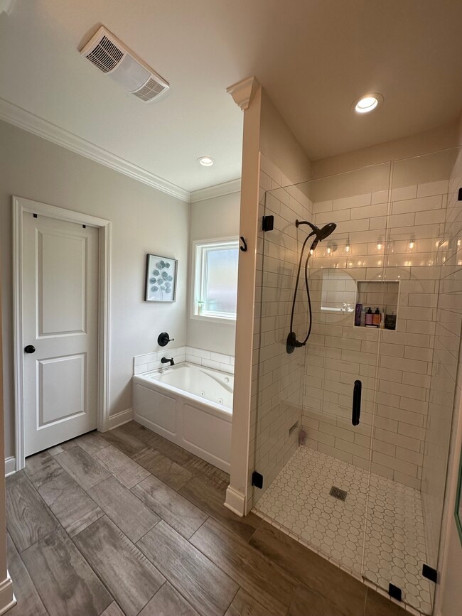 Building Photo - 103 Piney Cv