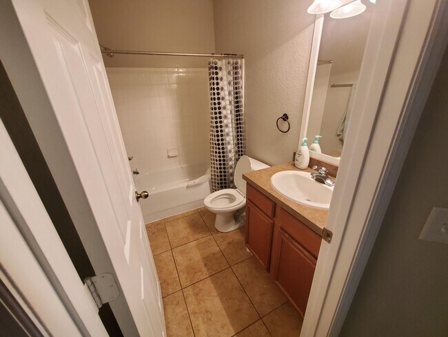 Building Photo - 8411 Meer Way