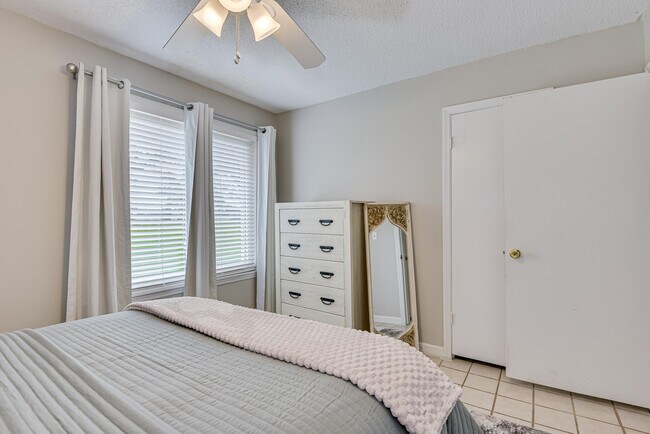 Building Photo - 634 Kettle Creek Dr