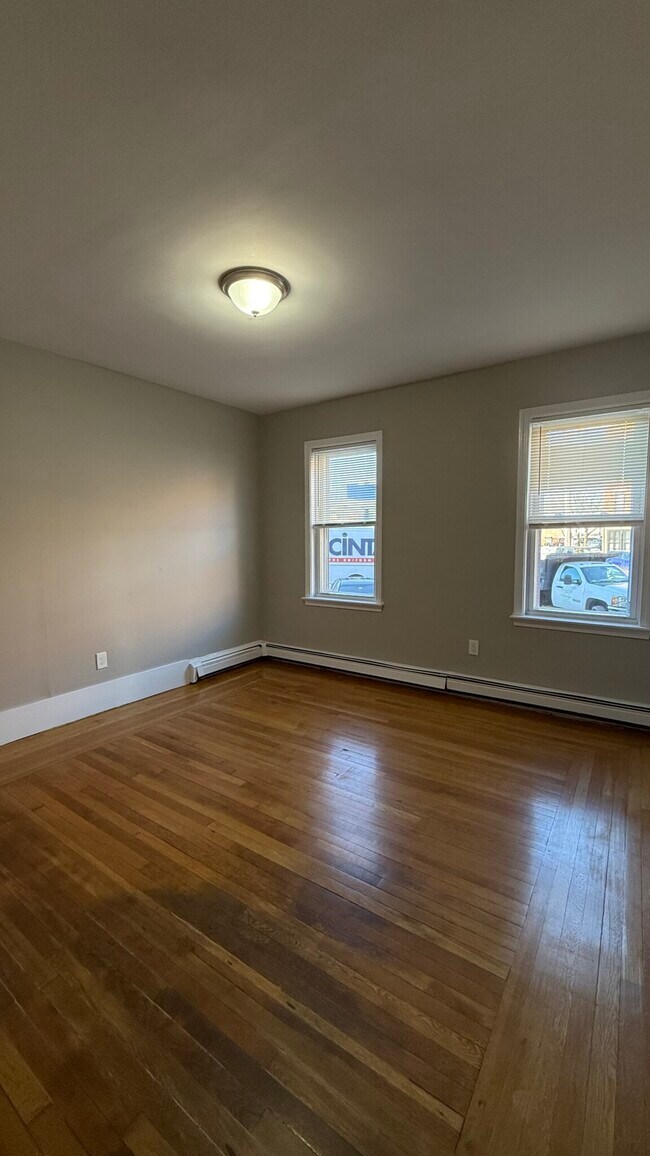 Building Photo - 75 Division St