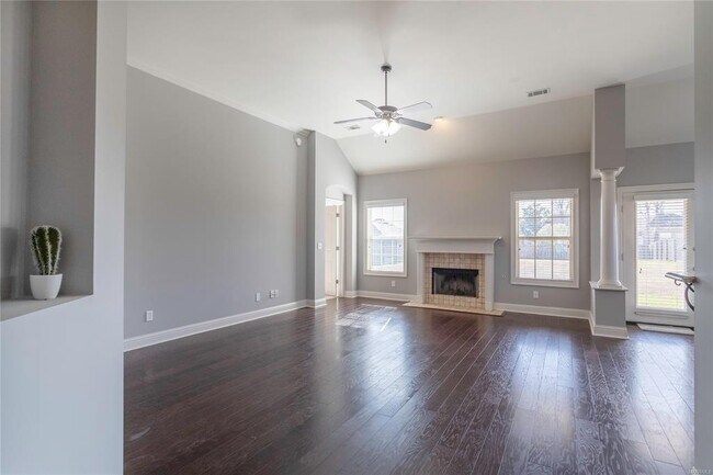 Building Photo - 8740 Pemberton Park