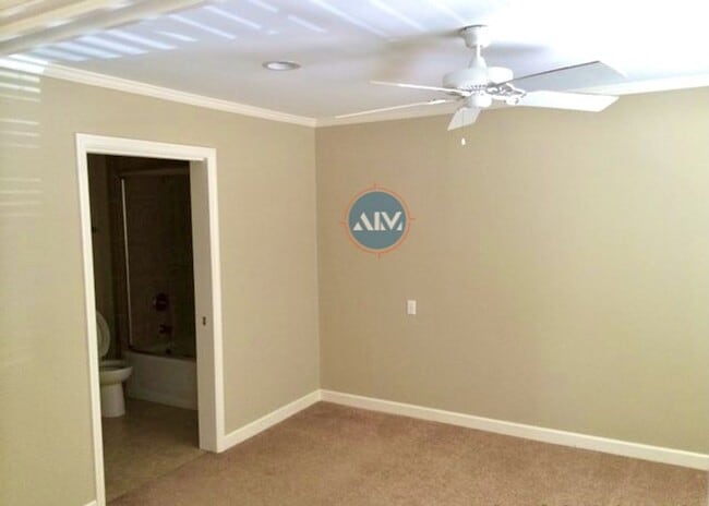 Building Photo - Top-Floor South End Villa Near Coligny Beach- Available Now!