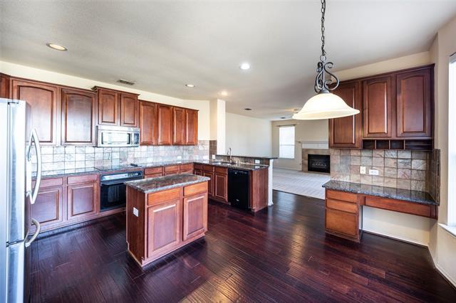 Building Photo - 9208 Longview Dr