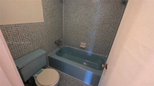 Building Photo - 1351 NE Miami Gardens Dr