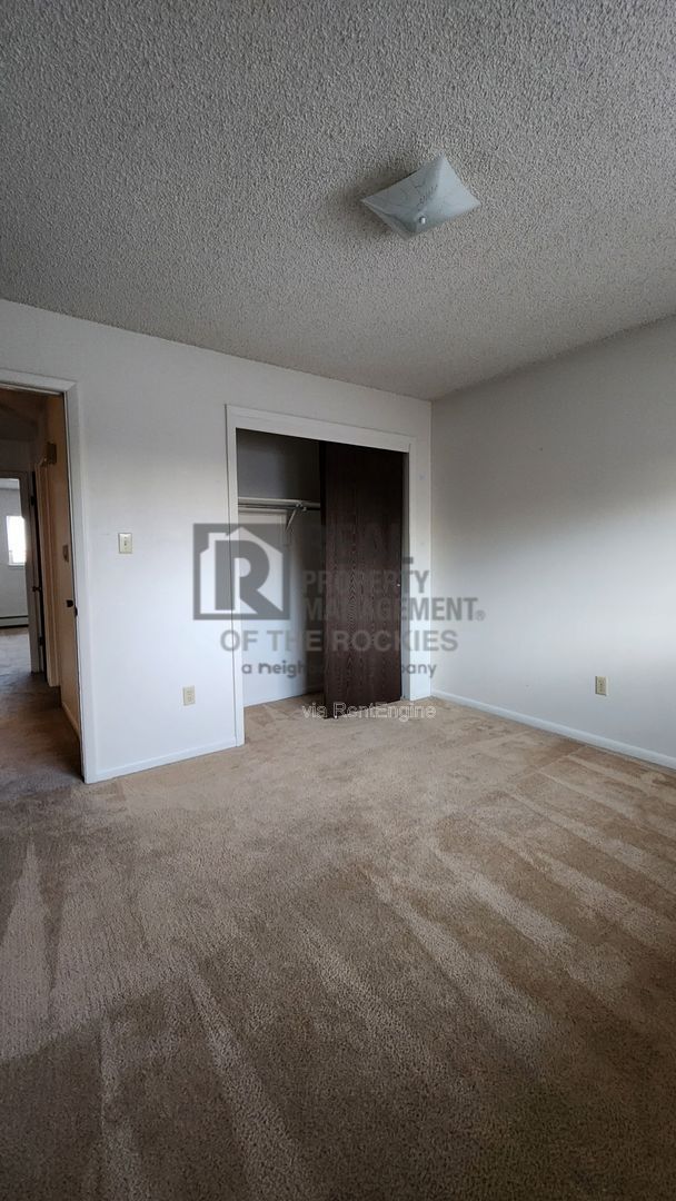 Building Photo - 5301 E 12th St