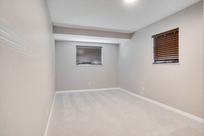 Building Photo - Updated 3/2 Pool Home in Apopka in the Mt. Plymouth Lakes Area