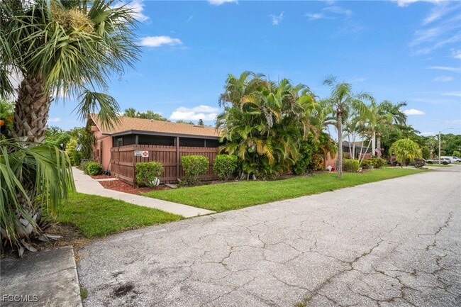 Building Photo - 15524 Crystal Lake Dr