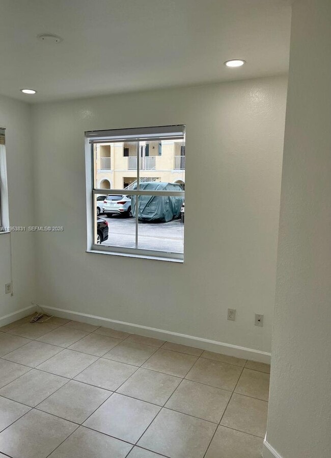 Building Photo - 16510 SE 28th Ct