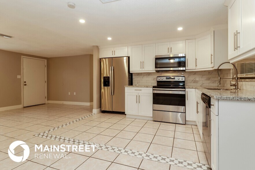 Building Photo - 9226 Rainbow Ln