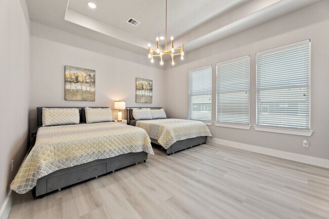 Building Photo - 8521 Brandon St