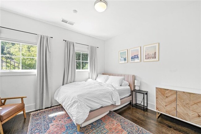 Building Photo - 1801 Huntington Hills Ln NW