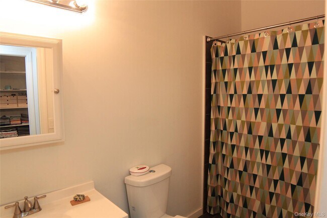 Building Photo - 217 Main St