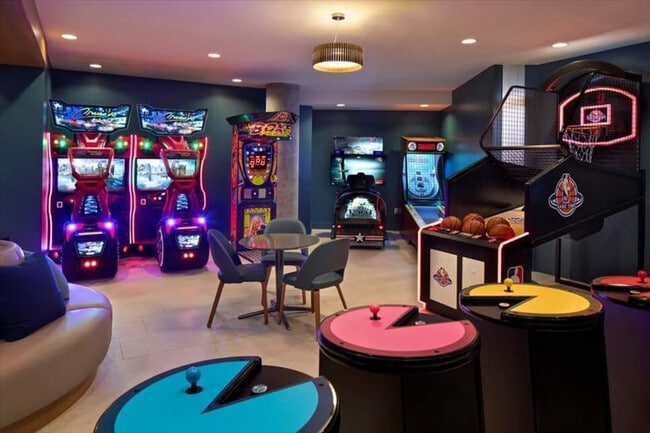 Building Photo - 100 Park Blvd