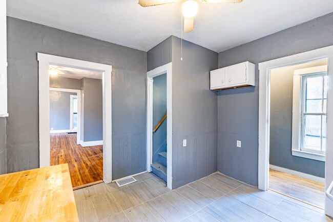 Building Photo - 243 Chamberlain St