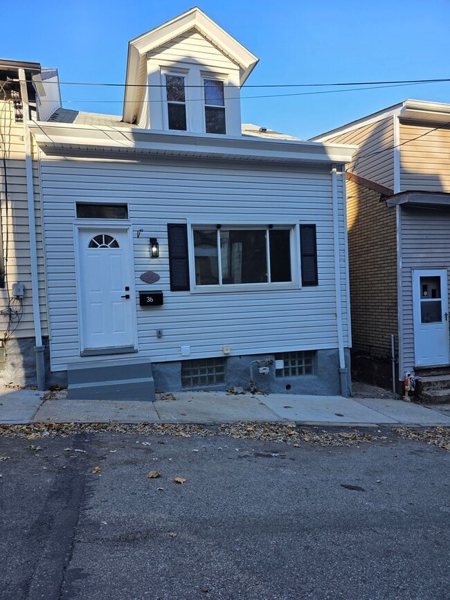Building Photo - Fully Rehabbed 3 bedroom 2 bathroom house ...