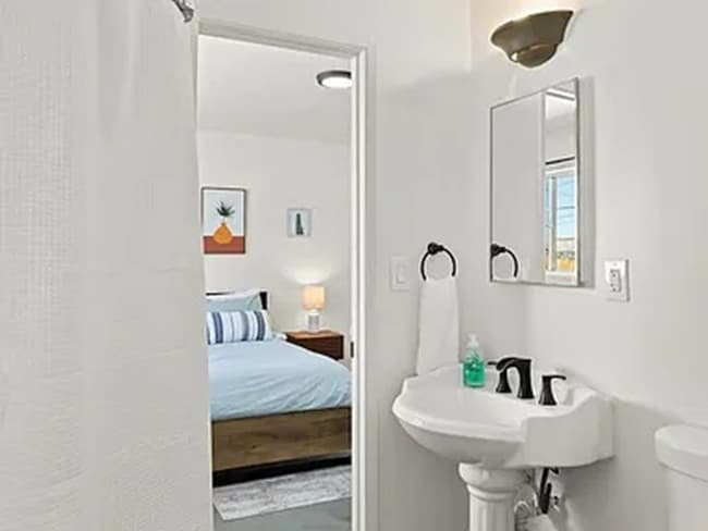 Building Photo - 7076 La Habra Ave