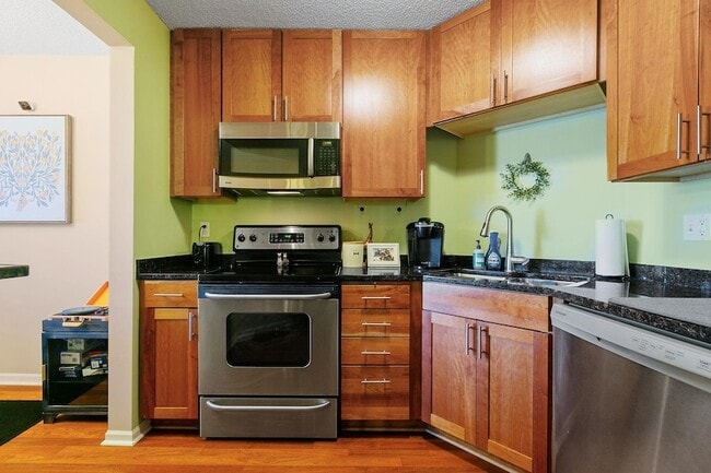 Building Photo - 401 S 1st St