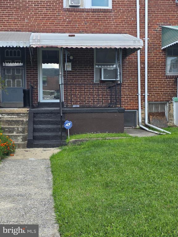 Building Photo - 814 E Cold Spring Ln