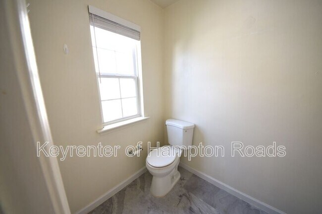 Building Photo - 1109 Lady Ashley Dr