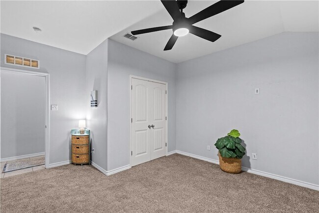 Building Photo - 1126 Fallow Ln