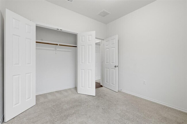 Building Photo - 13401 Henneman Dr