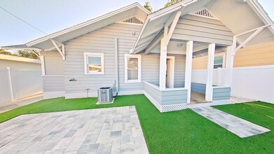 Building Photo - 1BR/1BA + Bonus Room Near Downtown St. Pete | 768 Sq Ft