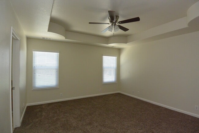 Building Photo - Home with pool