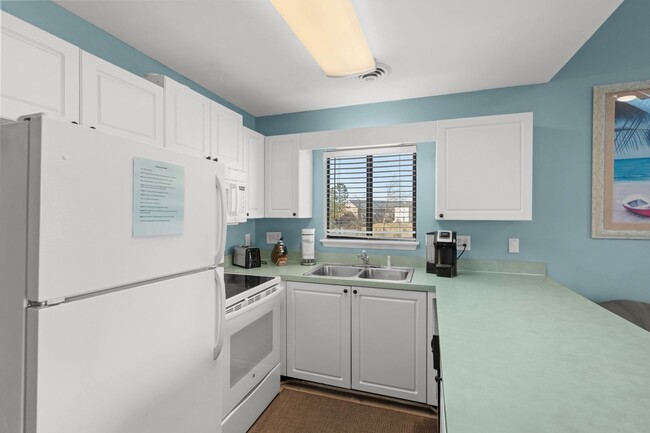 Building Photo - *** Golf Colony Surfside (Clean and Updated Fully Furnished, Medium Term Rental)***