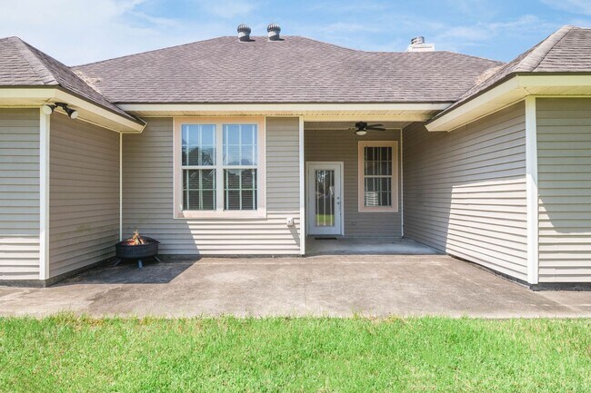 Building Photo - AVAILABLE FOR RENT IN LAFAYETTE!