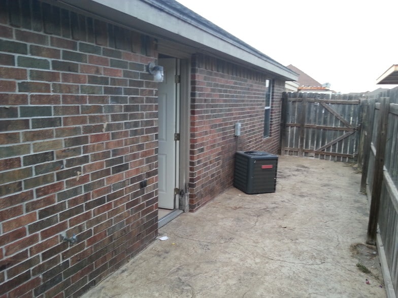 Building Photo - 3607 W Faith Hill St