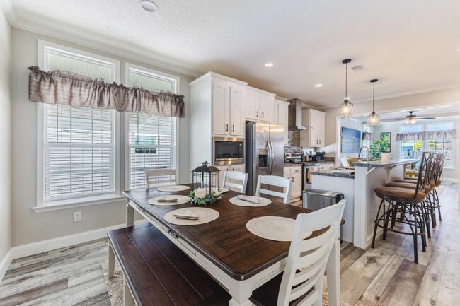 Building Photo - 12581 Coconut Dr