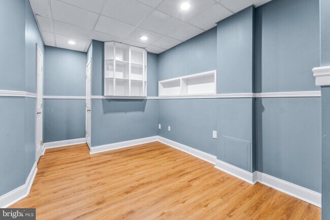 Building Photo - 5095 Columbia Rd