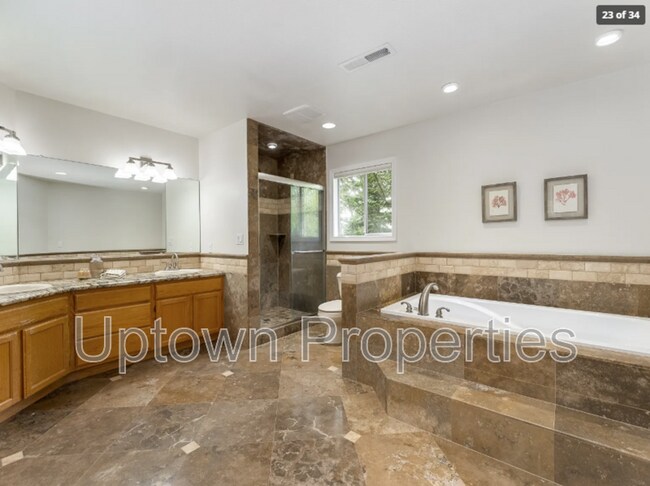 Building Photo - 320 NW 163rd Pl