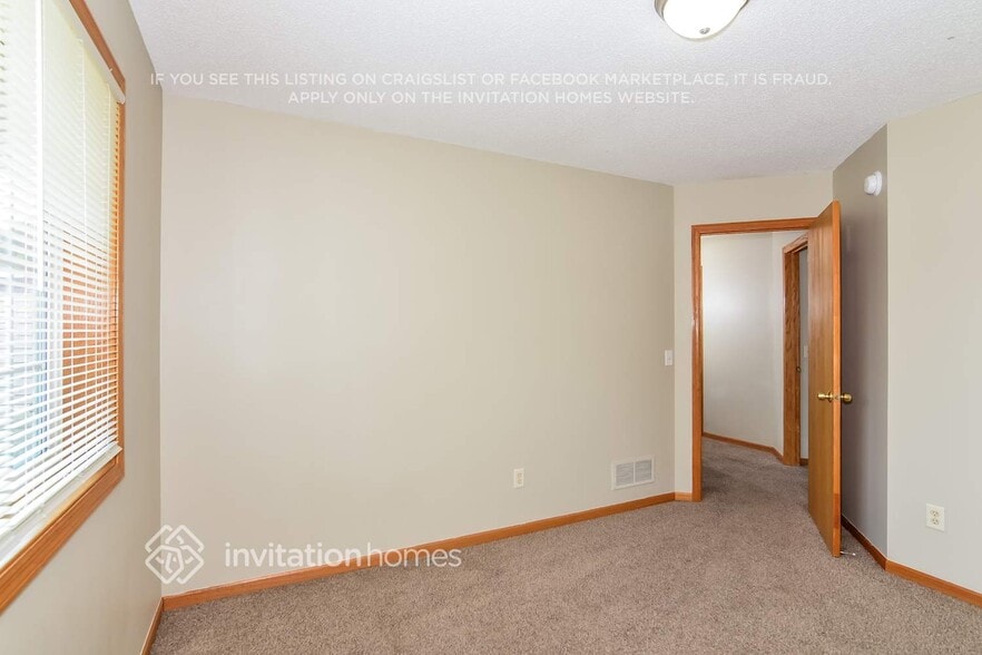 Building Photo - 930 118th Ln NE