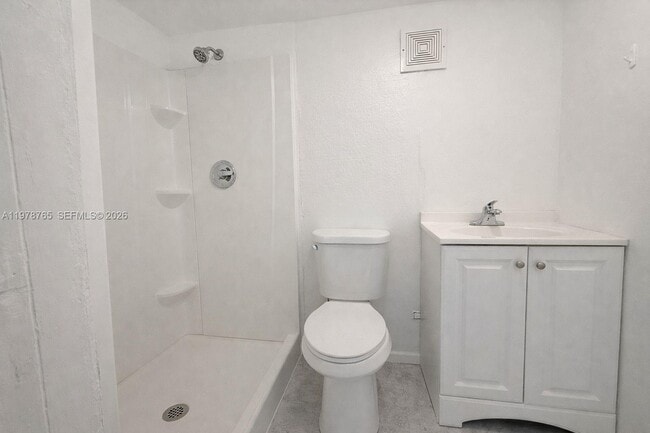 Building Photo - 2227 SW 2nd Terrace